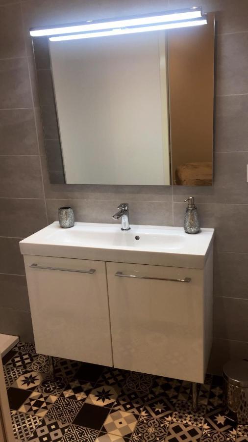Chaleureux Appartement Au Coeur Du Panier マルセイユ エクステリア 写真